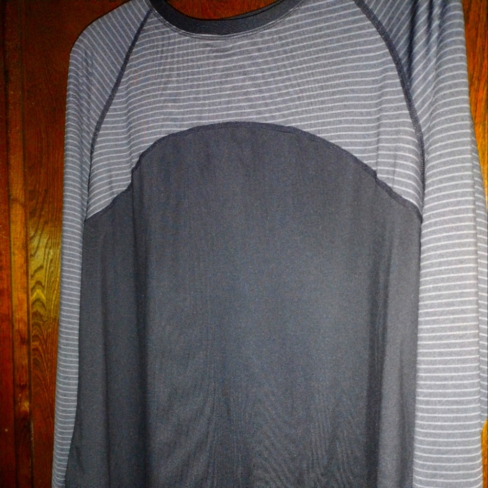 Long sleeve tee